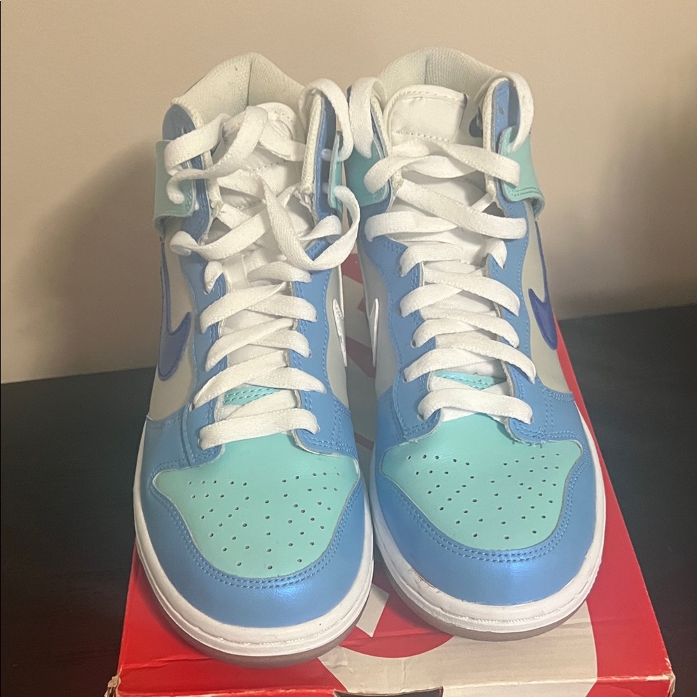 Nike Kids High-Top Sneakers in Light Blue & Teal